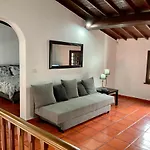 Super Mario - Casa Dos Moinhos * Porto Formoso